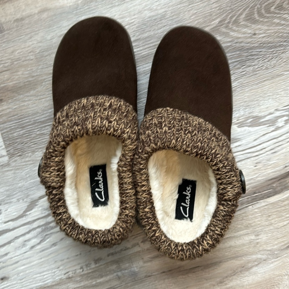 Clarks size 8 lined sweater clogs brown